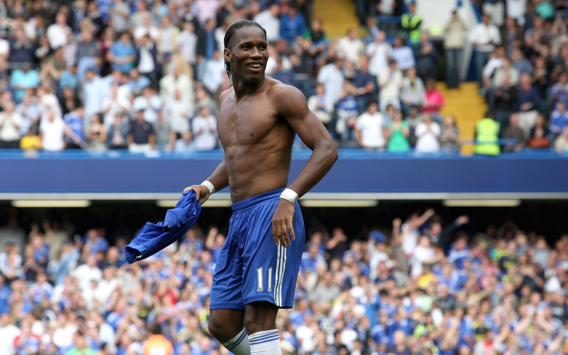 泰国骑手Natchinapha Rattanachotirat荣获2024年最佳障碍赛骑手奖，表彰其卓越表现。